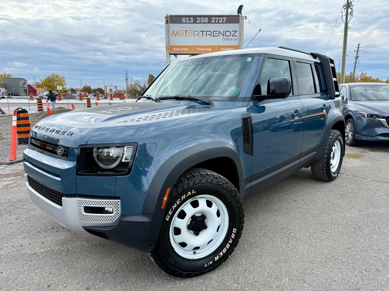 NAV ! Leather ! Heated and Cooled Seats ! Heated Steering ! CarPlay ! Dual Zone Air !