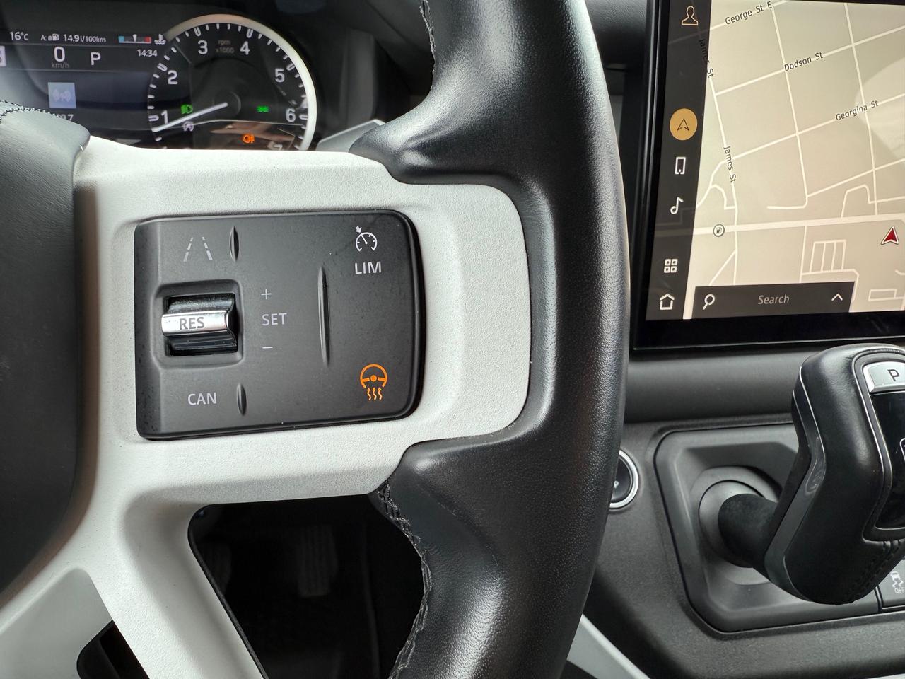 2023 Land Rover Defender S NAV! Leather! Heated and Cooled! Photo