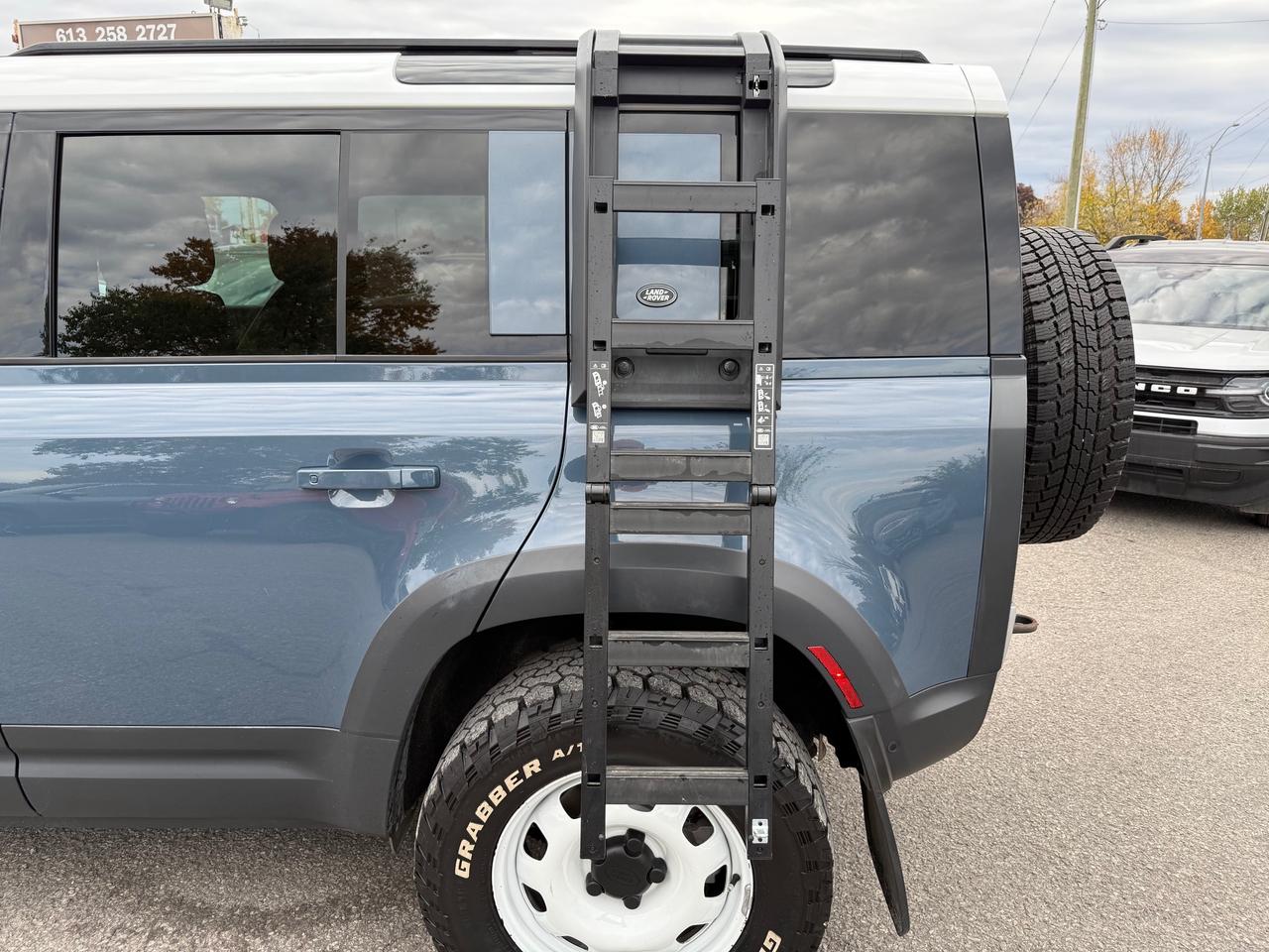 2023 Land Rover Defender S NAV! Leather! Heated and Cooled! Photo