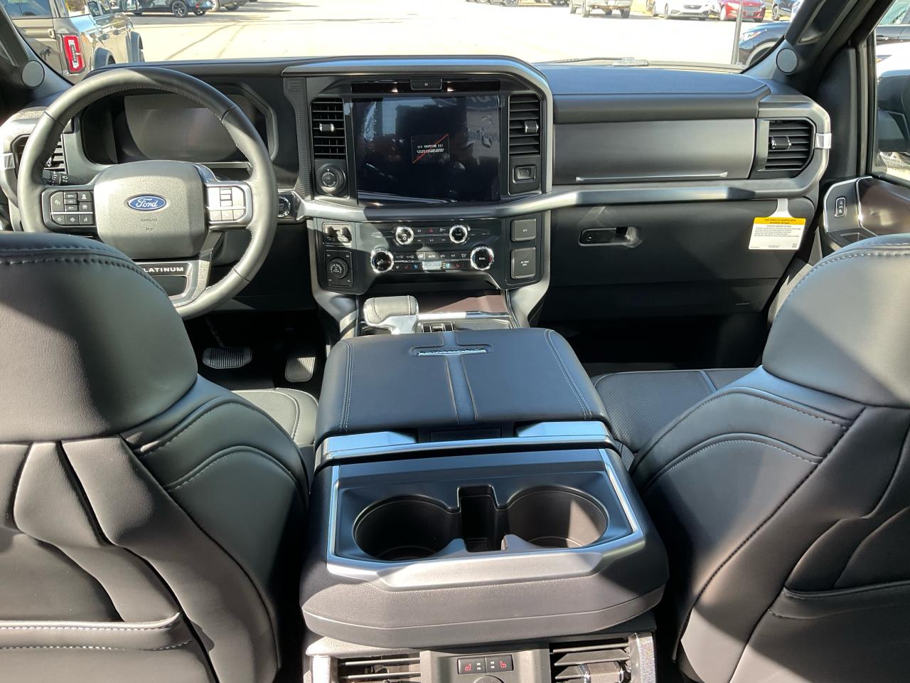 2025 Ford F-150 Platinum Photo5
