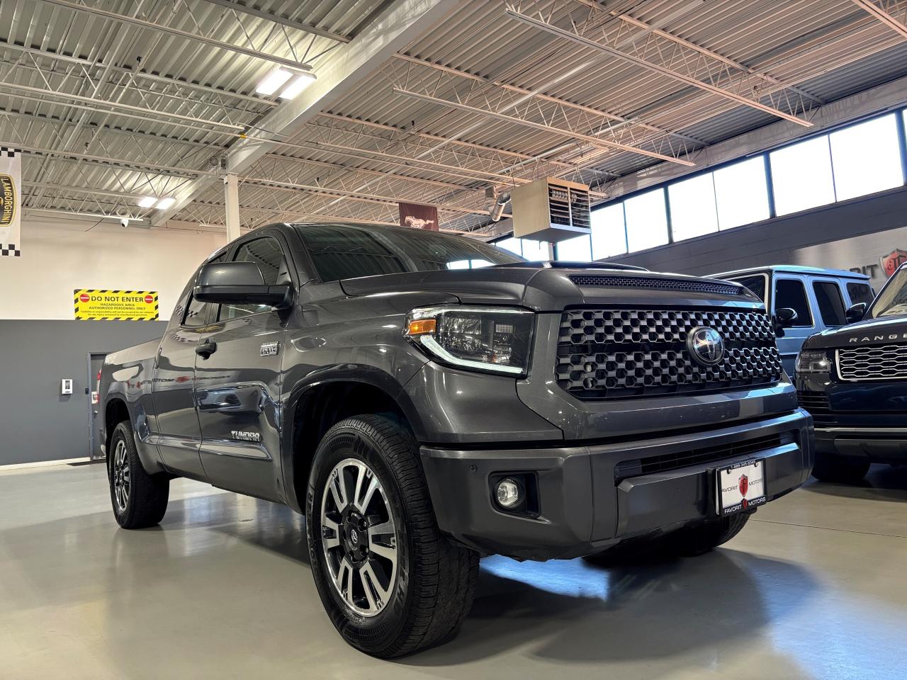 2021 Toyota Tundra V8POWERED|4WD|DOUBLECAB|NAV|LEATHER|BACKUPCAM|+++ - Photo #2