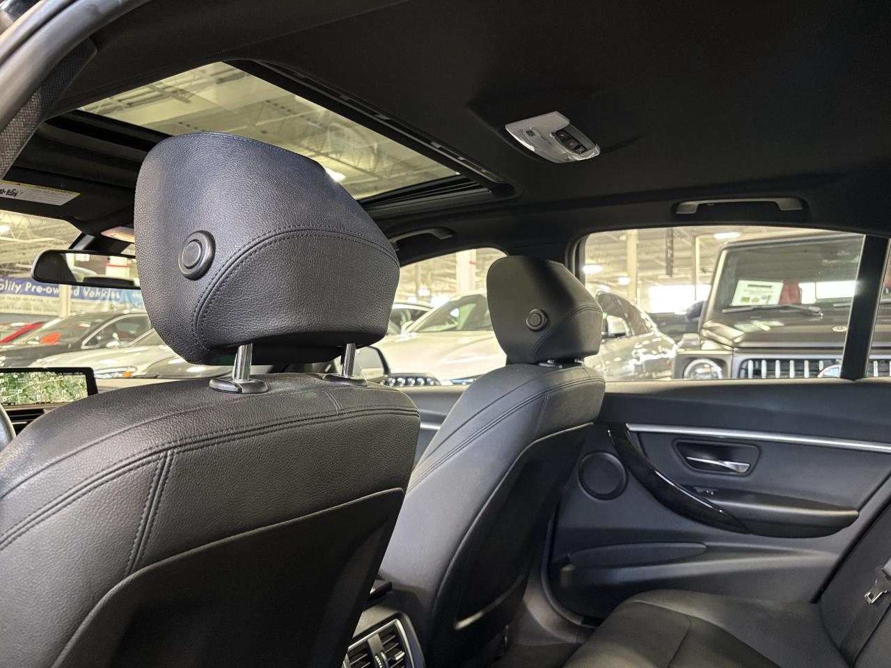 2018 BMW 3 Series 330i xDrive|AWD|HELLALED|NAV|LEATHER|SUNROOF|+++ - Photo #9