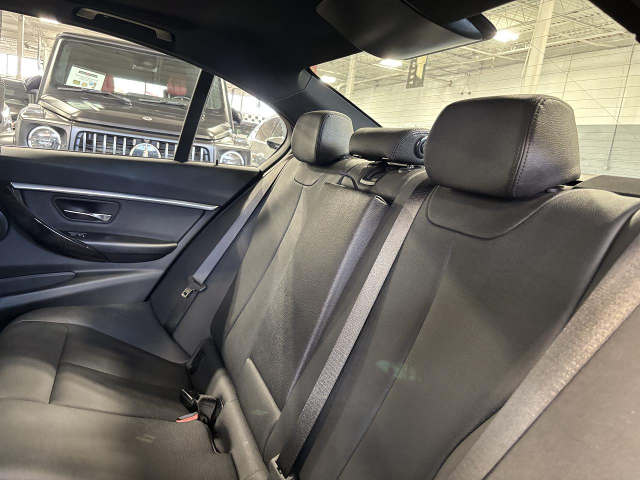 2018 BMW 3 Series 330i xDrive|AWD|HELLALED|NAV|LEATHER|SUNROOF|+++ - Photo #10