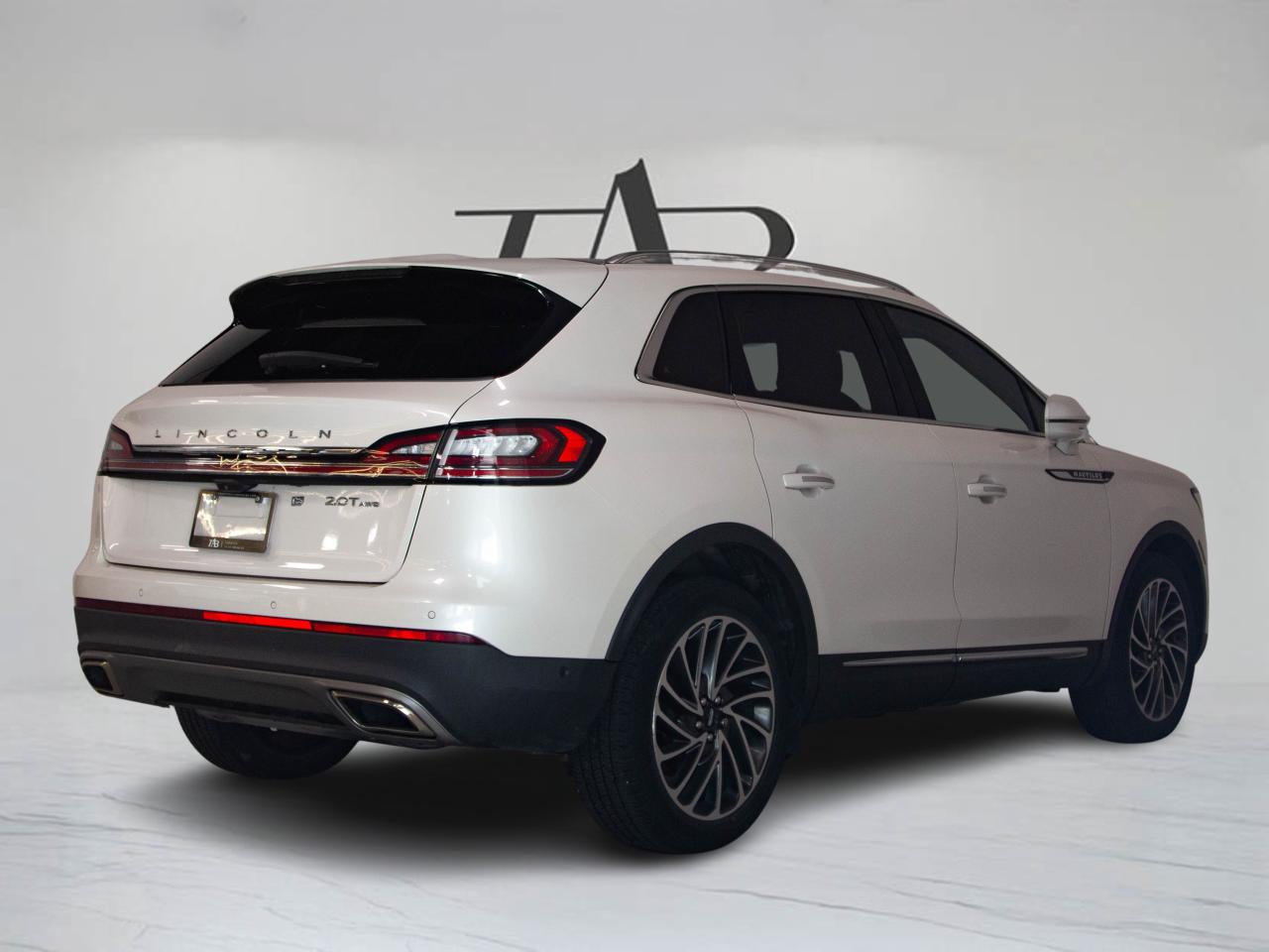 2019 Lincoln Nautilus RESERVE | TECH PKG | 20"RIM | REVEL | PANO Photo3