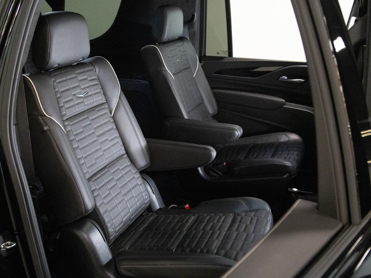 2023 Cadillac Escalade ESV V | SUPERCHARGED | 7 PASS | REAR ENTERTAINMENT PKG Photo