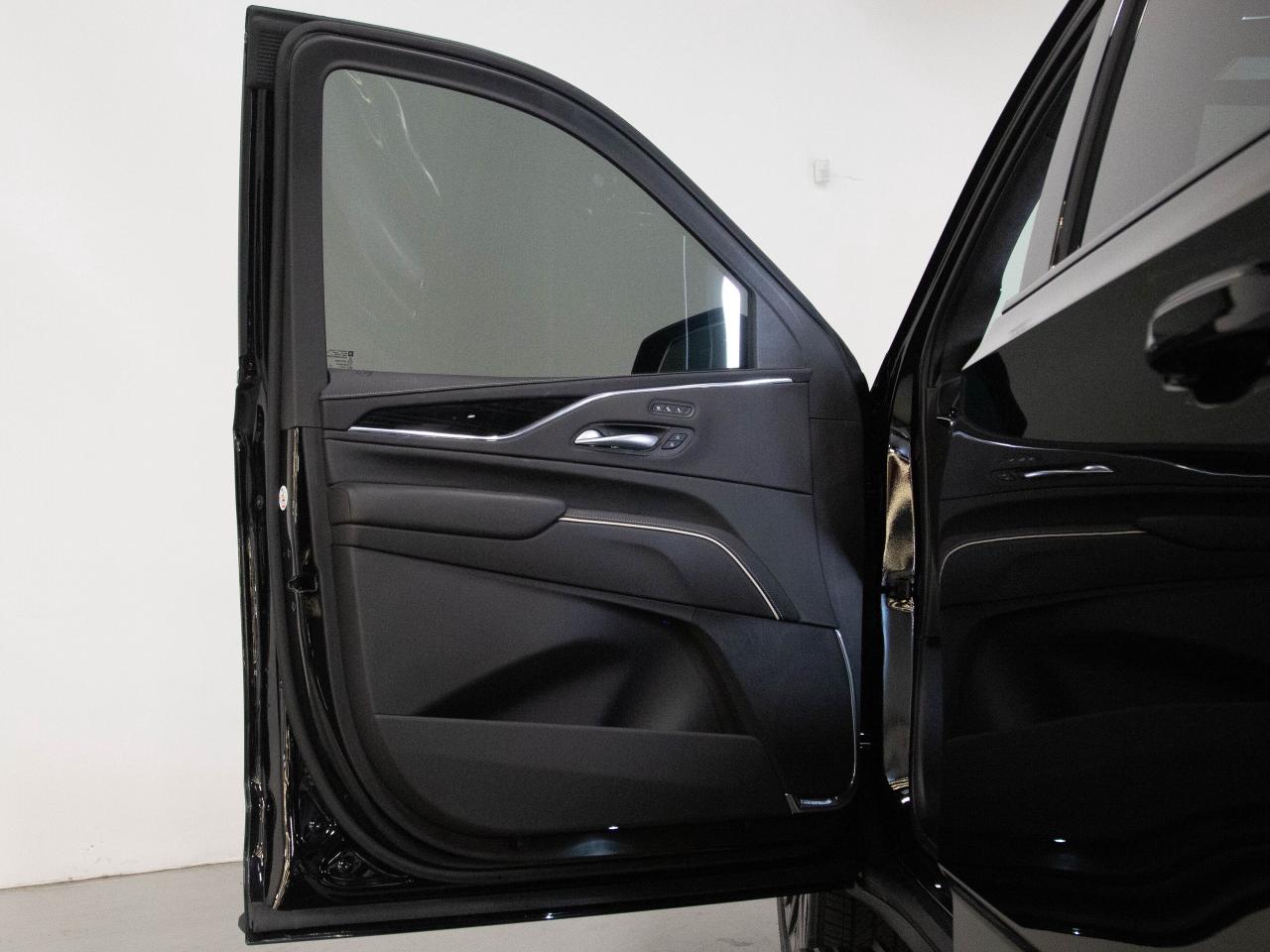 2023 Cadillac Escalade ESV V | SUPERCHARGED | 7 PASS | REAR ENTERTAINMENT PKG Photo