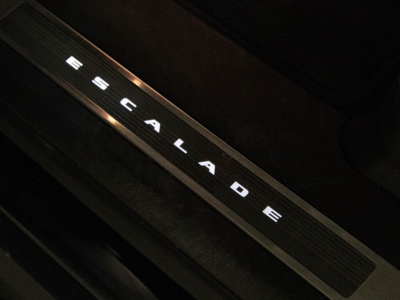 2023 Cadillac Escalade ESV V | SUPERCHARGED | 7 PASS | REAR ENTERTAINMENT PKG Photo