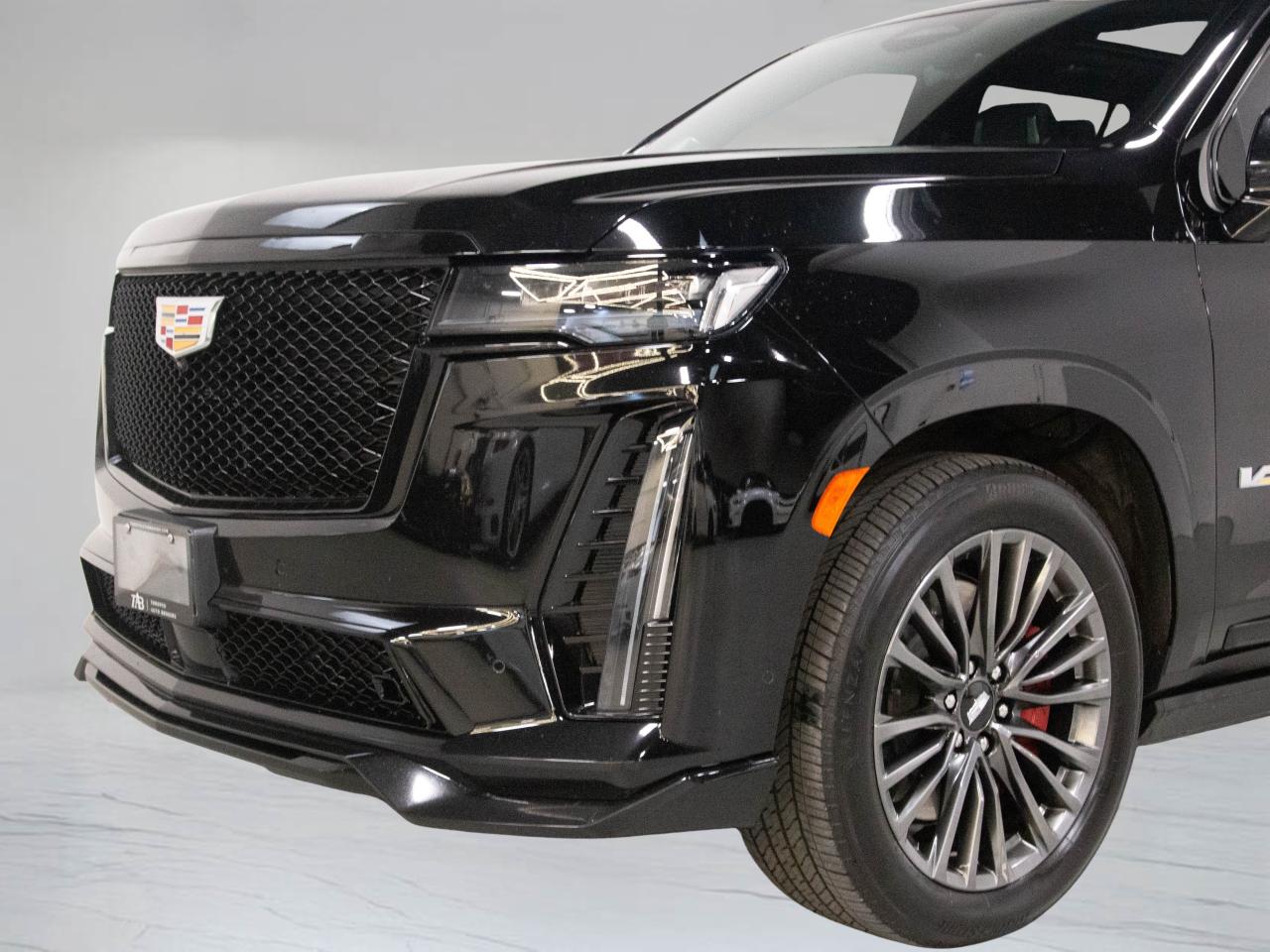 2023 Cadillac Escalade ESV V | SUPERCHARGED | 7 PASS | REAR ENTERTAINMENT PKG Photo