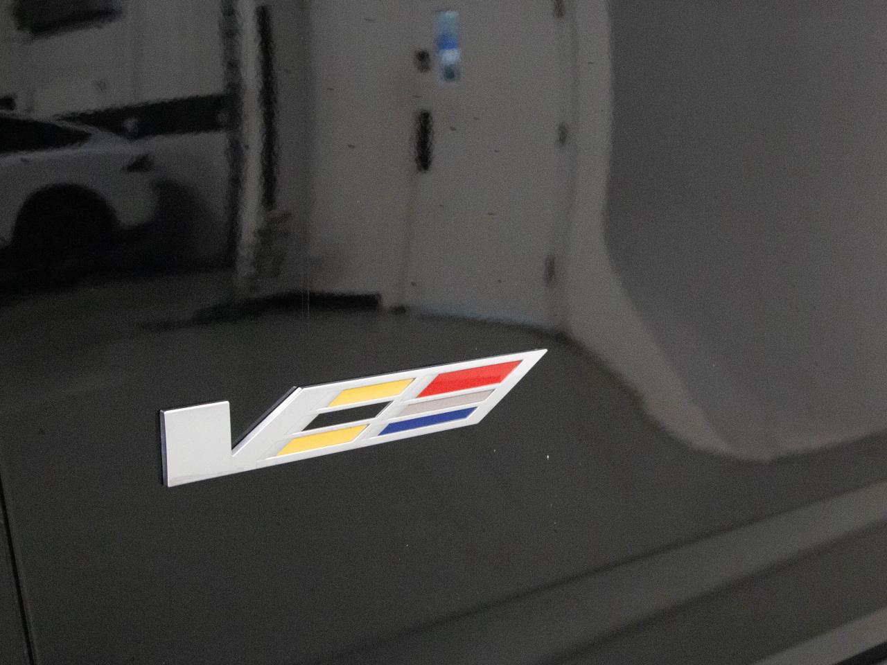 2023 Cadillac Escalade ESV V | SUPERCHARGED | 7 PASS | REAR ENTERTAINMENT PKG Photo