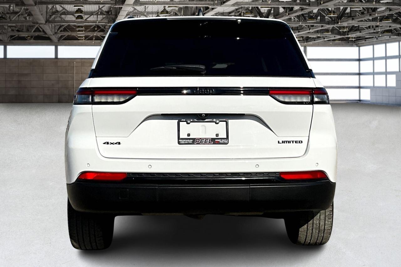 2023 Jeep Grand Cherokee Limited | BlackAppearance | LuxTech | Alpine | 4X4 Photo3