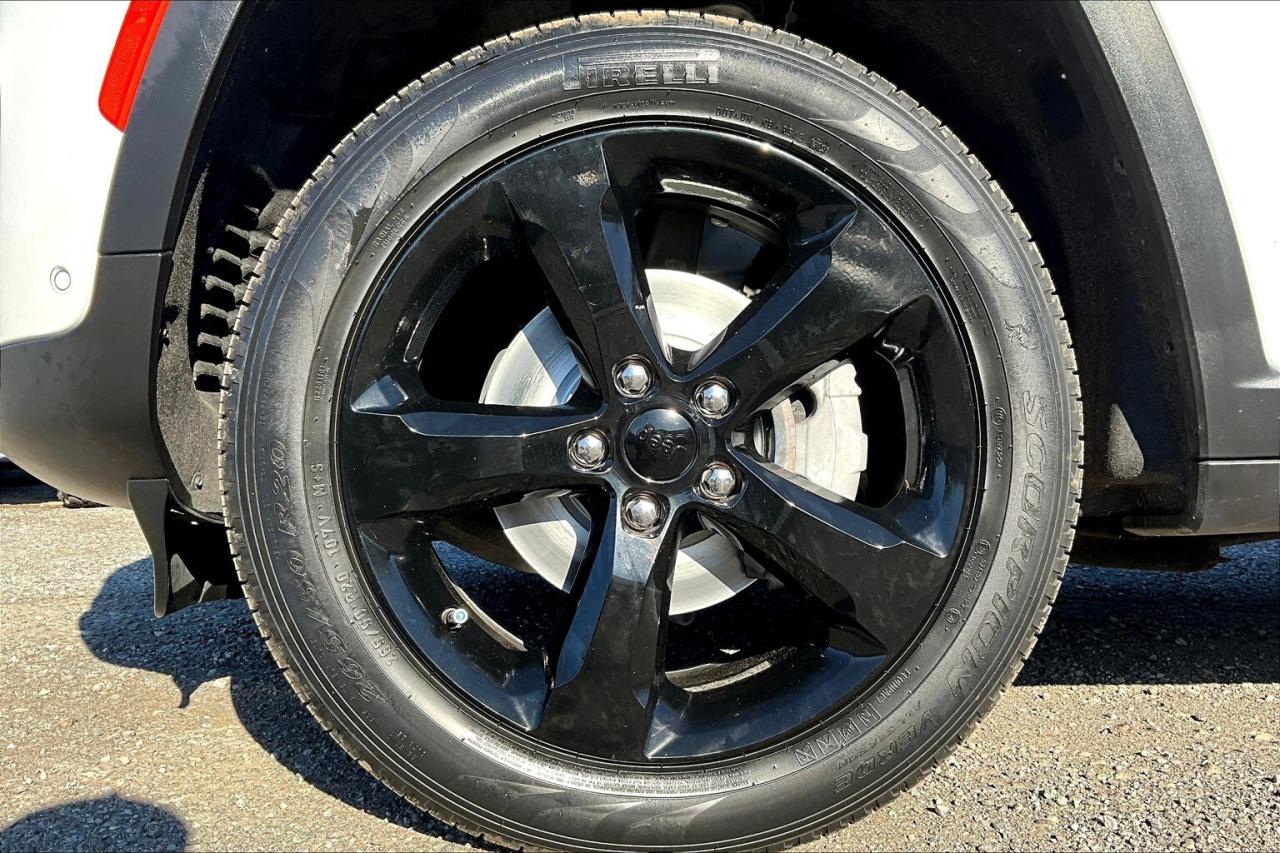 2023 Jeep Grand Cherokee Limited | BlackAppearance | LuxTech | Alpine | 4X4 Photo