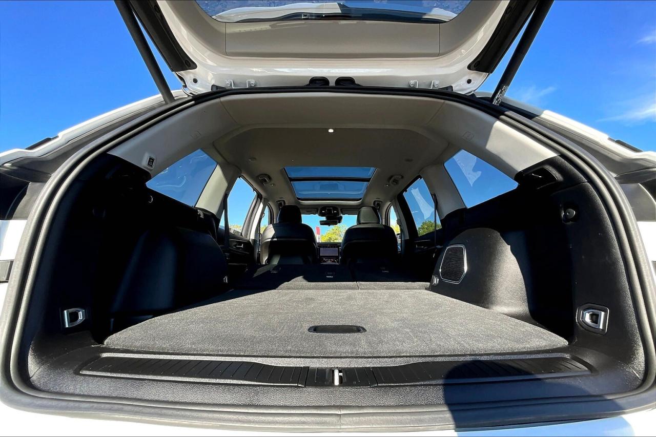 2023 Jeep Grand Cherokee Limited | BlackAppearance | LuxTech | Alpine | 4X4 Photo