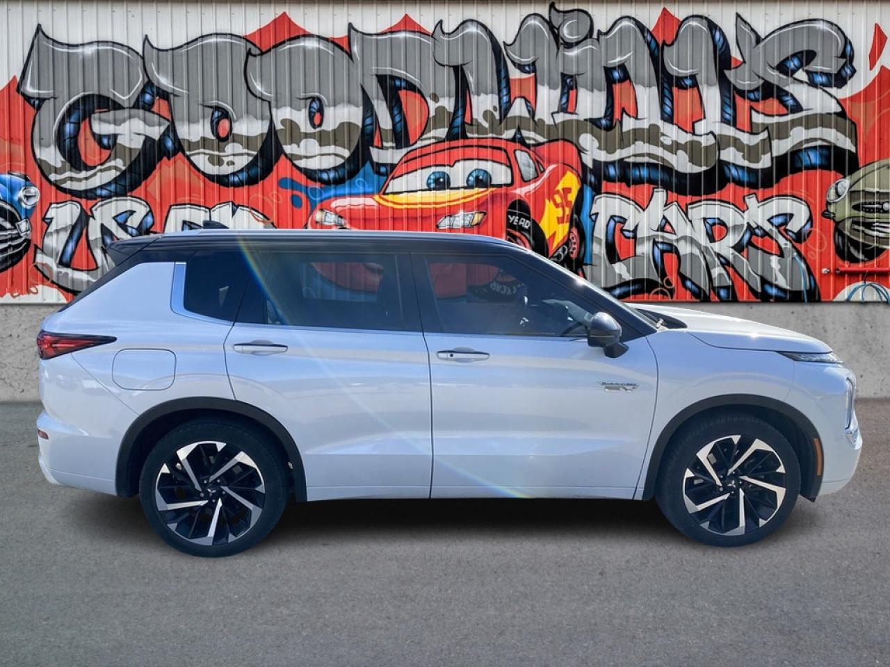 Used 2023 Mitsubishi Outlander Phev GT, CLEAN CARFAX, SUNROOF, HEATED LEATHER! for sale in London, ON