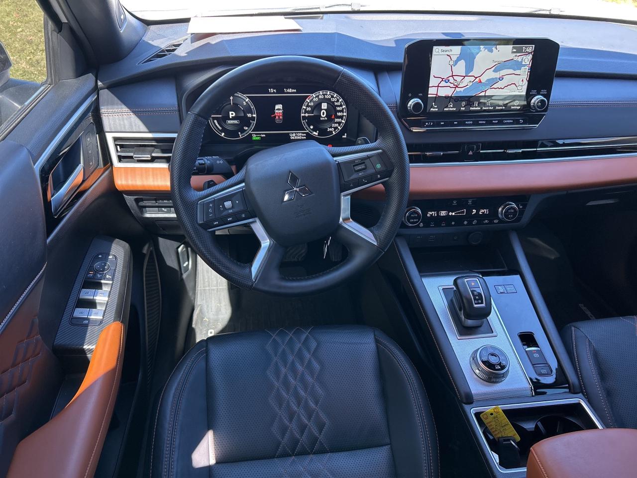 2023 Mitsubishi Outlander Phev GT, CLEAN CARFAX, SUNROOF, HEATED LEATHER! - Photo #11