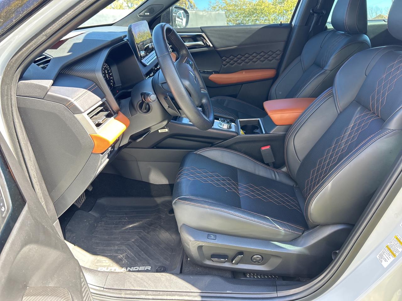 2023 Mitsubishi Outlander Phev GT, CLEAN CARFAX, SUNROOF, HEATED LEATHER! - Photo #13