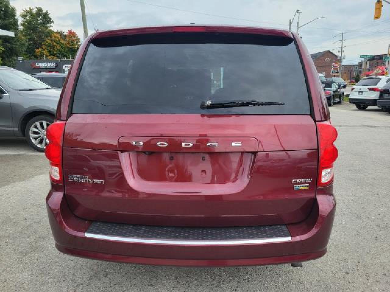 2017 Dodge Grand Caravan Crew Photo4