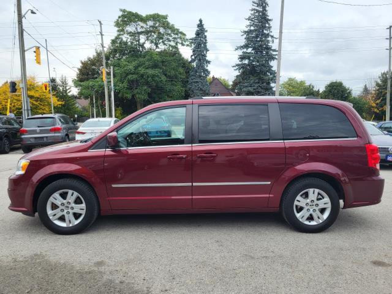 2017 Dodge Grand Caravan Crew Photo21