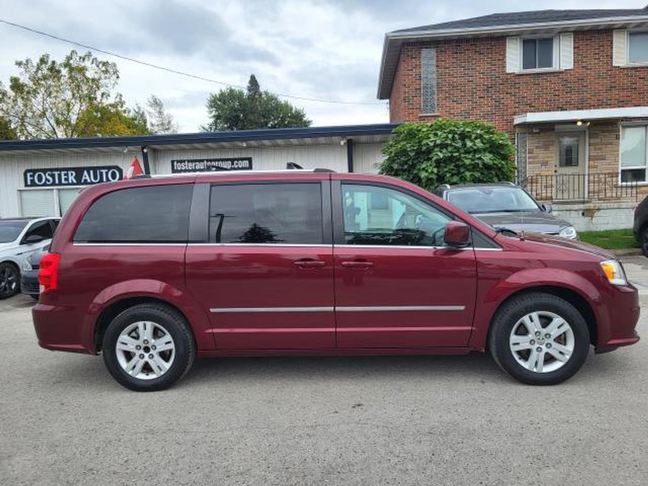 2017 Dodge Grand Caravan Crew Plus Photo5