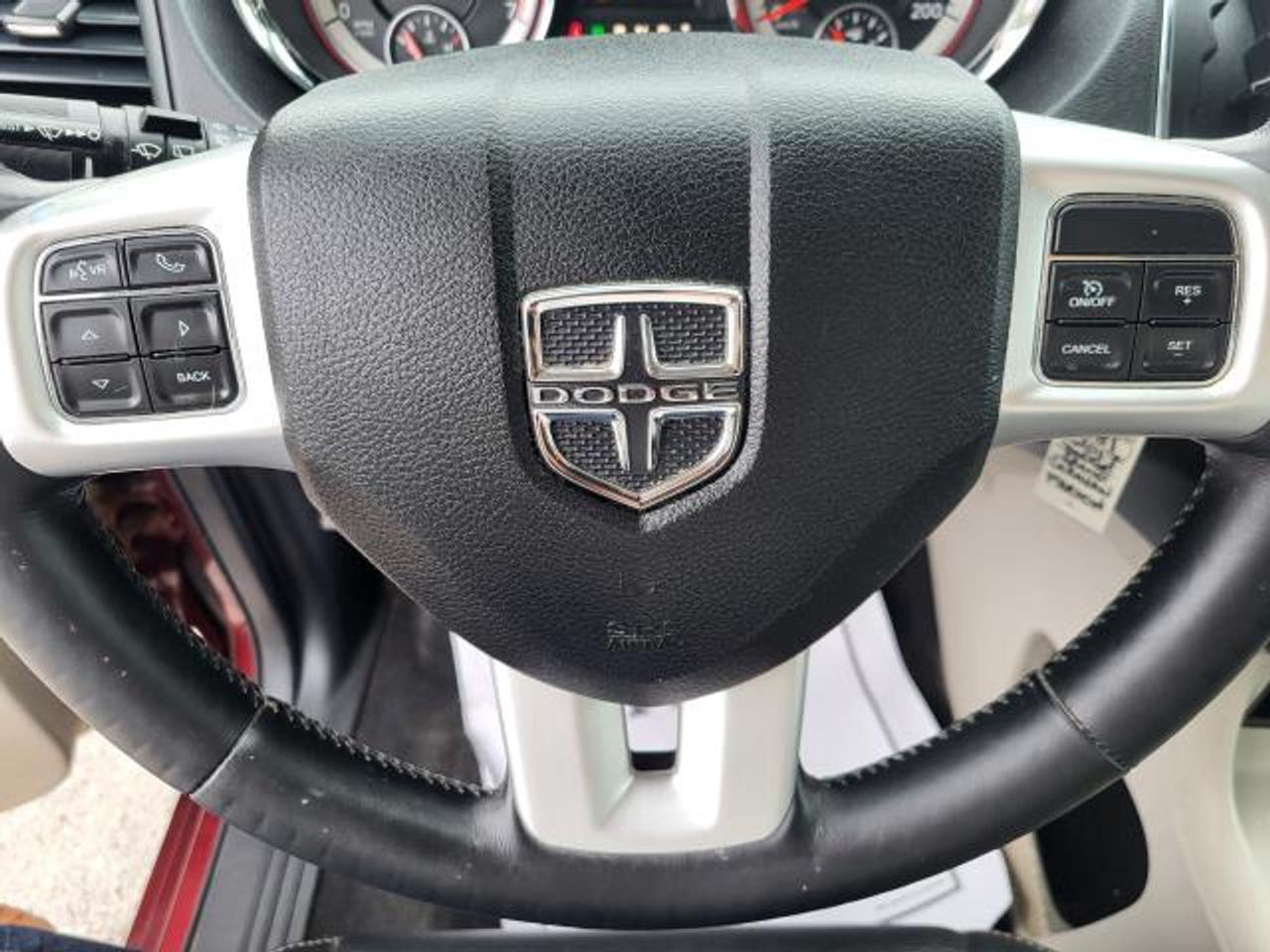 2017 Dodge Grand Caravan Crew Plus Photo