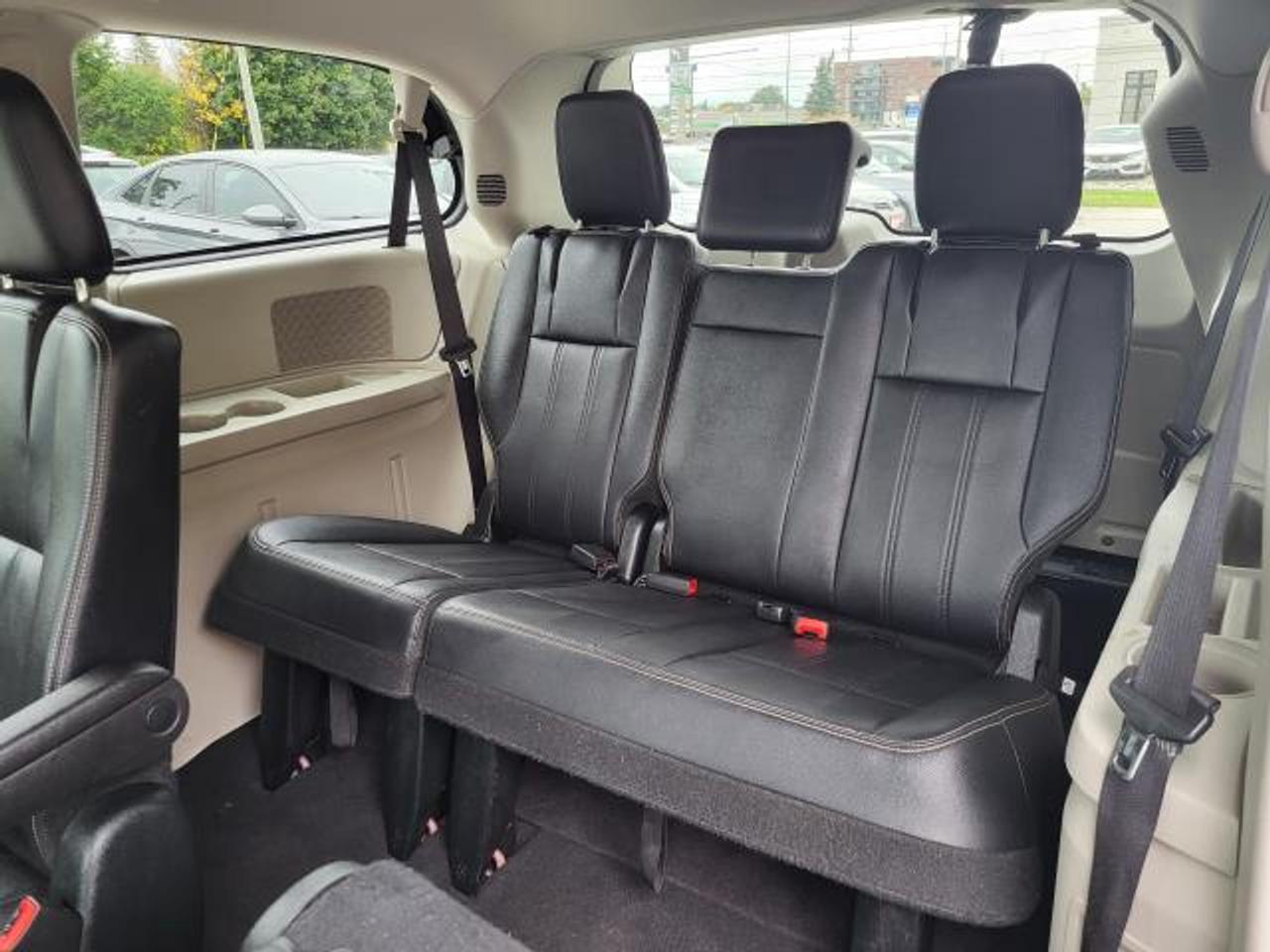 2017 Dodge Grand Caravan Crew Plus Photo