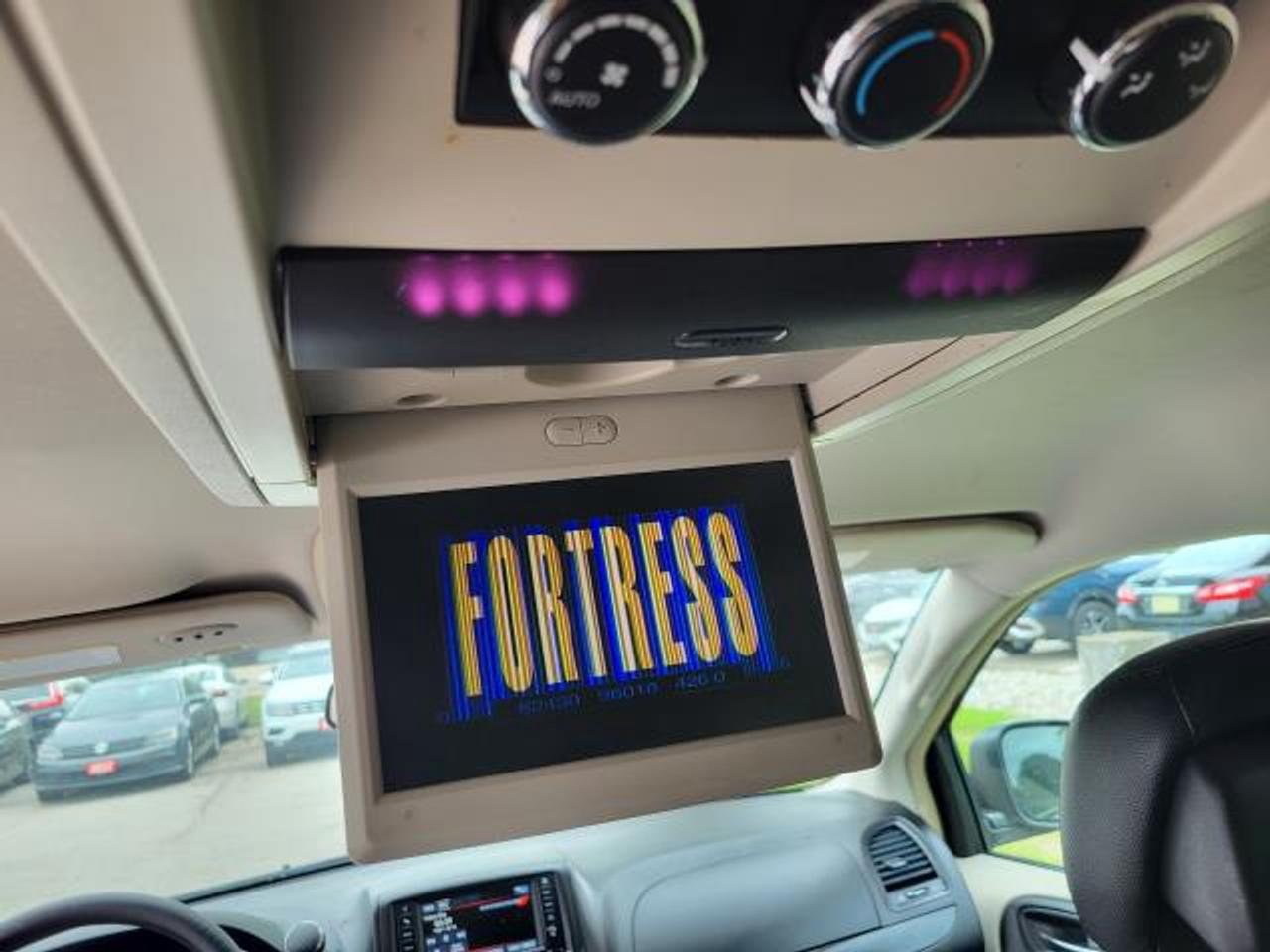 2017 Dodge Grand Caravan Crew Plus Photo