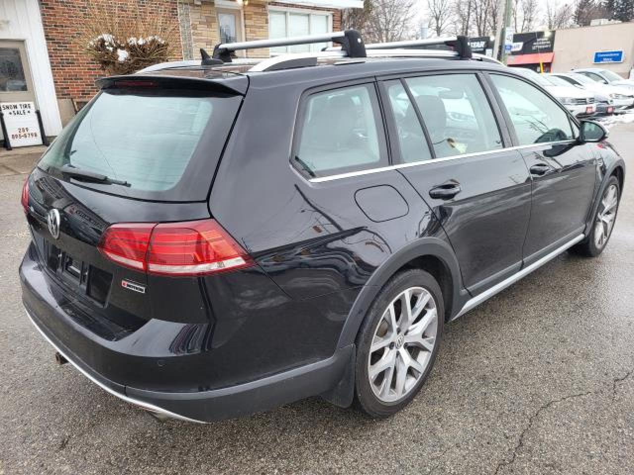 2019 Volkswagen Golf Alltrack HL Photo2