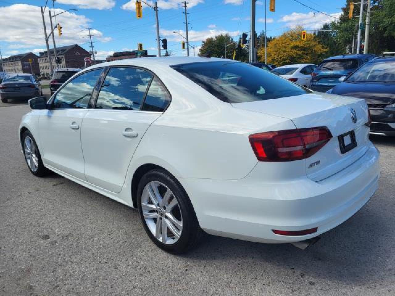 2017 Volkswagen Jetta HIGHLINE Photo28