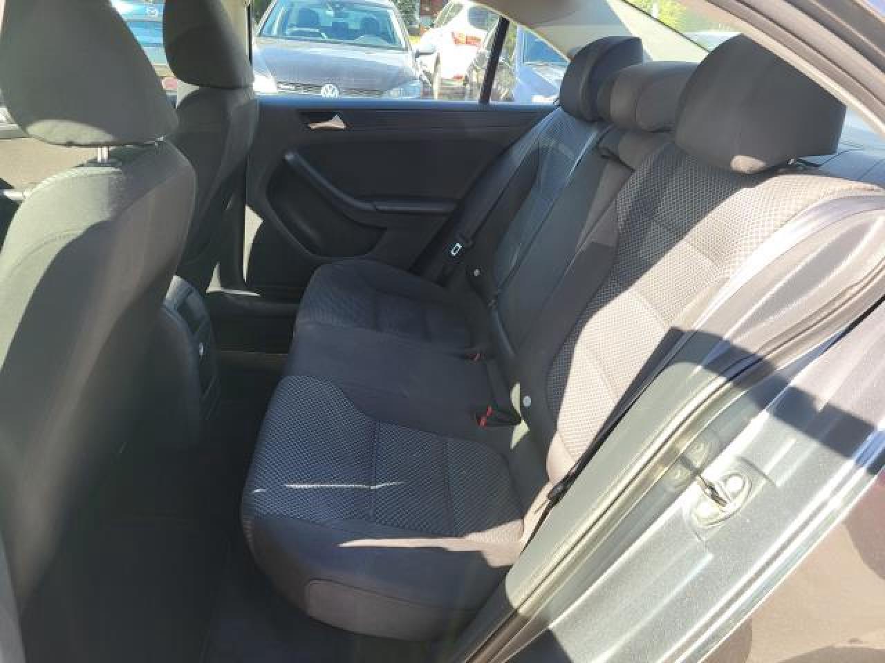 2014 Volkswagen Jetta Trendline TDI Photo30