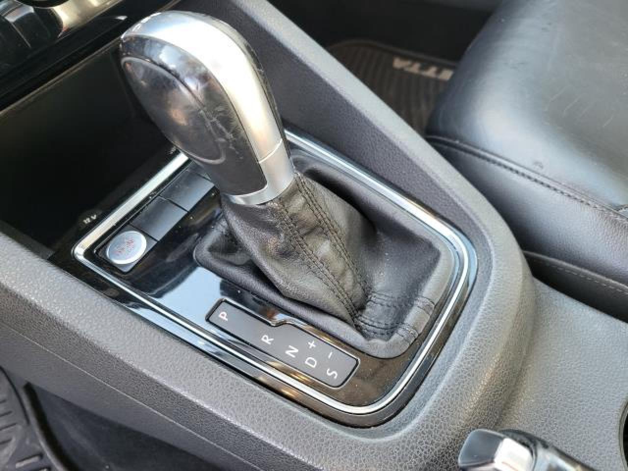 2015 Volkswagen Jetta HIGHLINE TDI Photo30