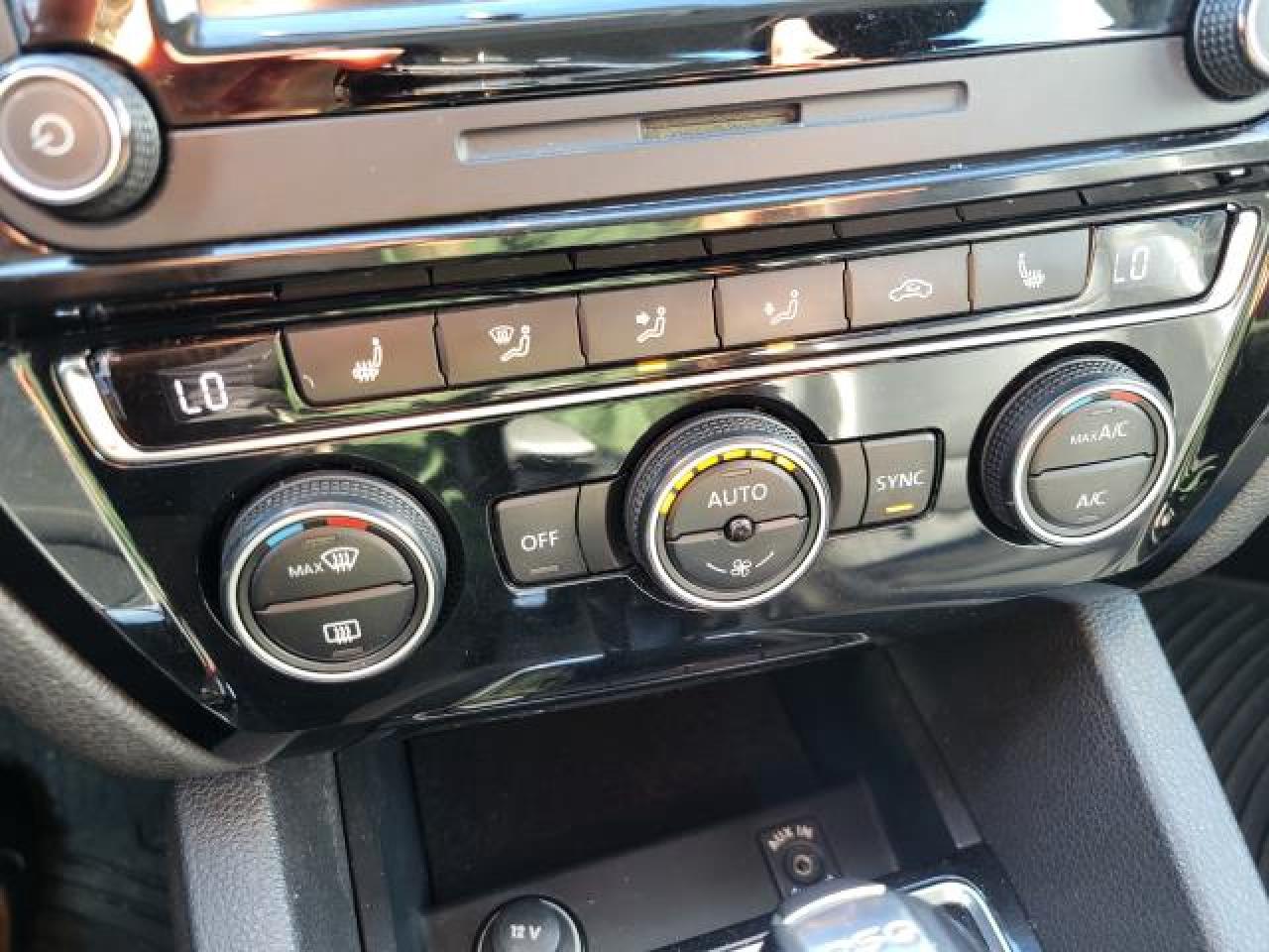 2015 Volkswagen Jetta HIGHLINE TDI Photo12