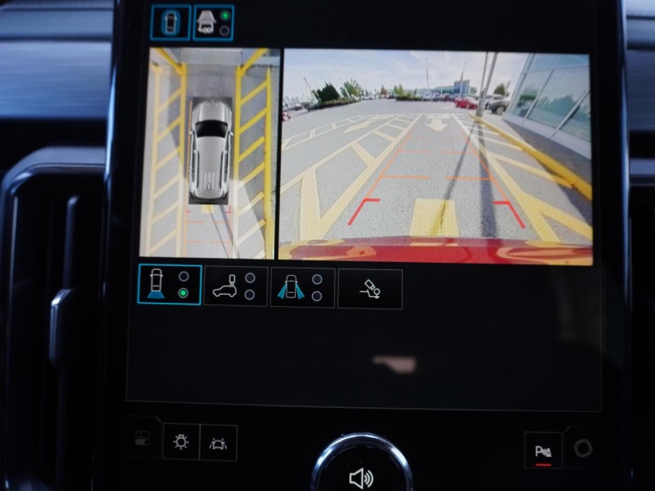 2026 GMC Acadia AT4  - SUNROOF -  POWER Photo