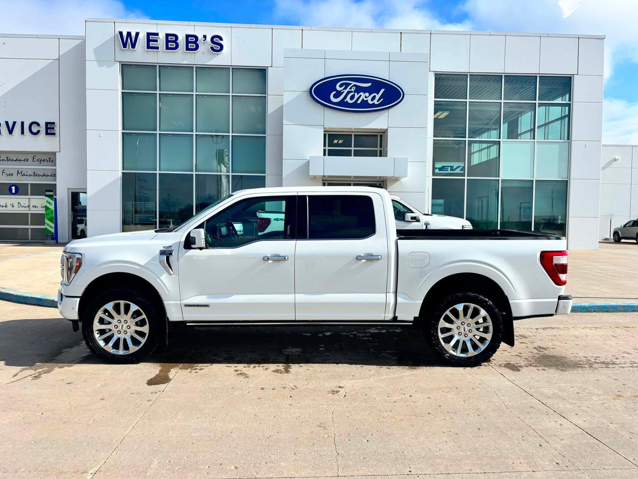 2023 Ford F-150 Limited 4WD SuperCrew 5.5' Box Photo4
