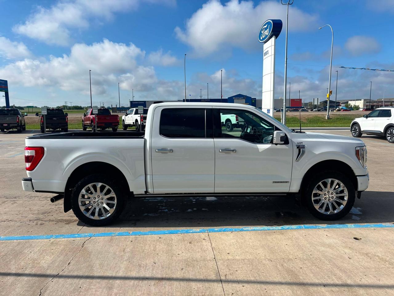 2023 Ford F-150 Limited 4WD SuperCrew 5.5' Box Photo2