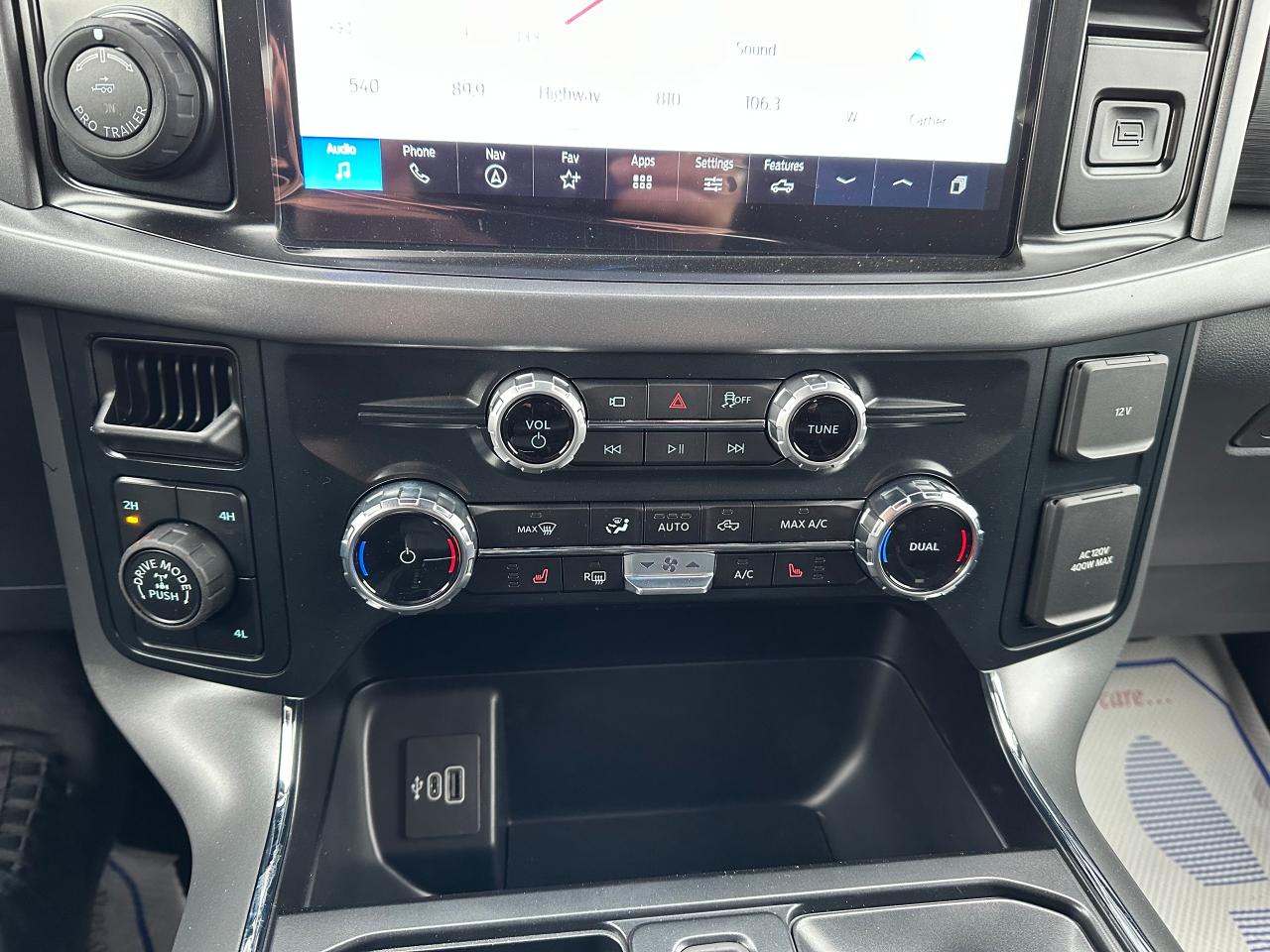 2025 Ford F-150 XLT 4WD SuperCrew 5.5' Box 302A Photo5