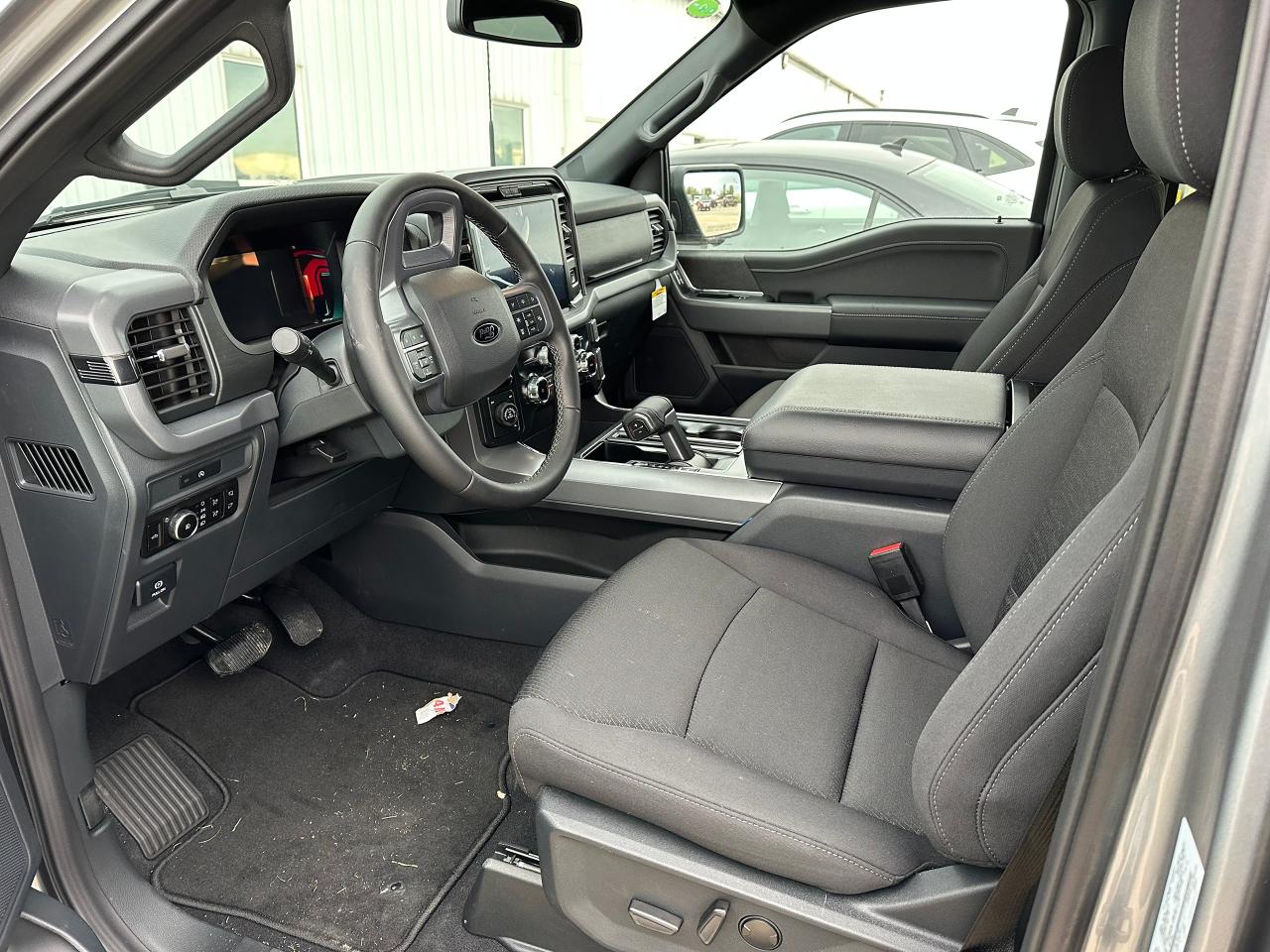 2025 Ford F-150 XLT 4WD SuperCrew 5.5' Box 302A Photo4