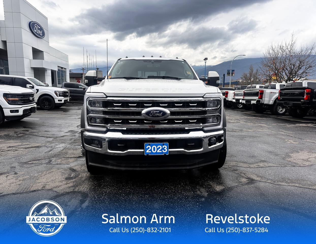 2023 Ford F-550 Super Duty DRW Lariat Photo5