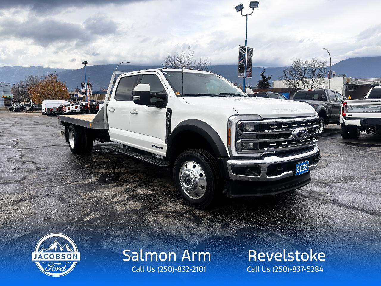 2023 Ford F-550 Super Duty DRW Lariat Photo5