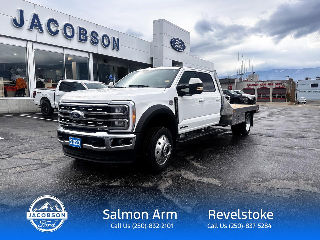 2023 Ford F-550 Super Duty DRW Lariat Photo0