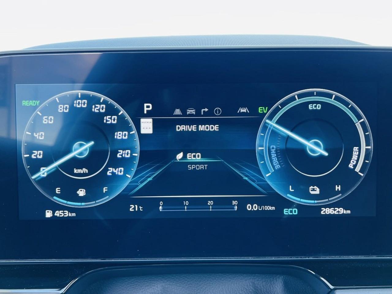 2025 Kia NIRO SX Hybrid    Remote Start, Navi, Sunroof Photo