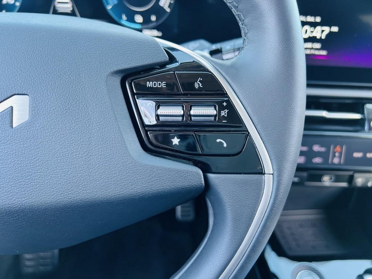 2025 Kia NIRO SX Hybrid    Remote Start, Navi, Sunroof Photo