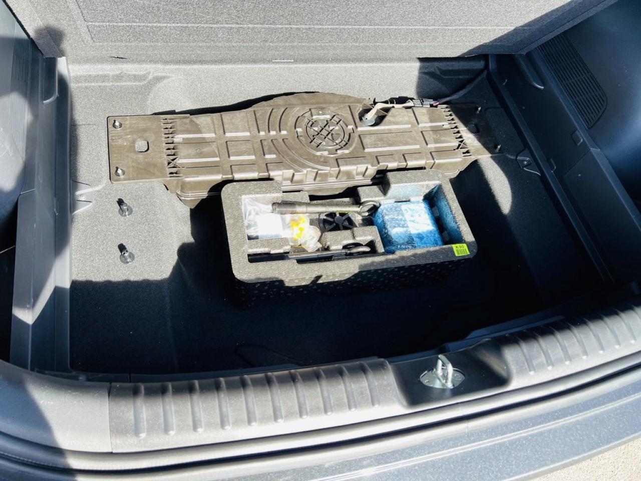 2025 Kia NIRO SX Hybrid    Remote Start, Navi, Sunroof Photo