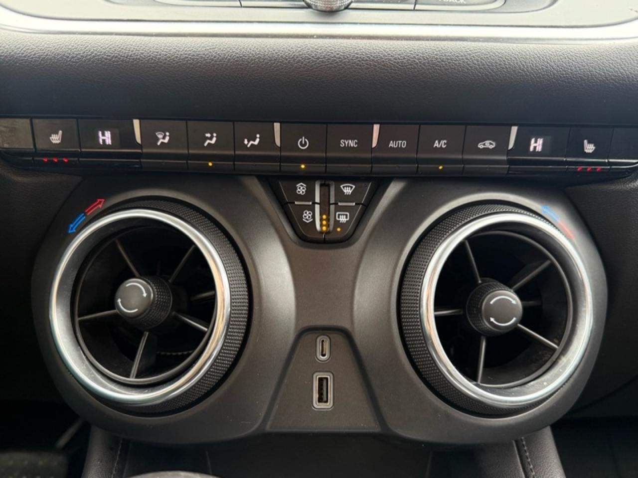 2020 Chevrolet Blazer LT  - Heated Seats -  Remote Start Photo