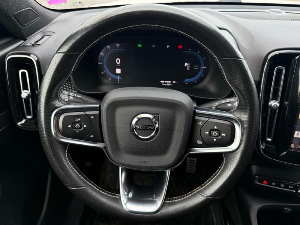 2021 Volvo XC40  Photo