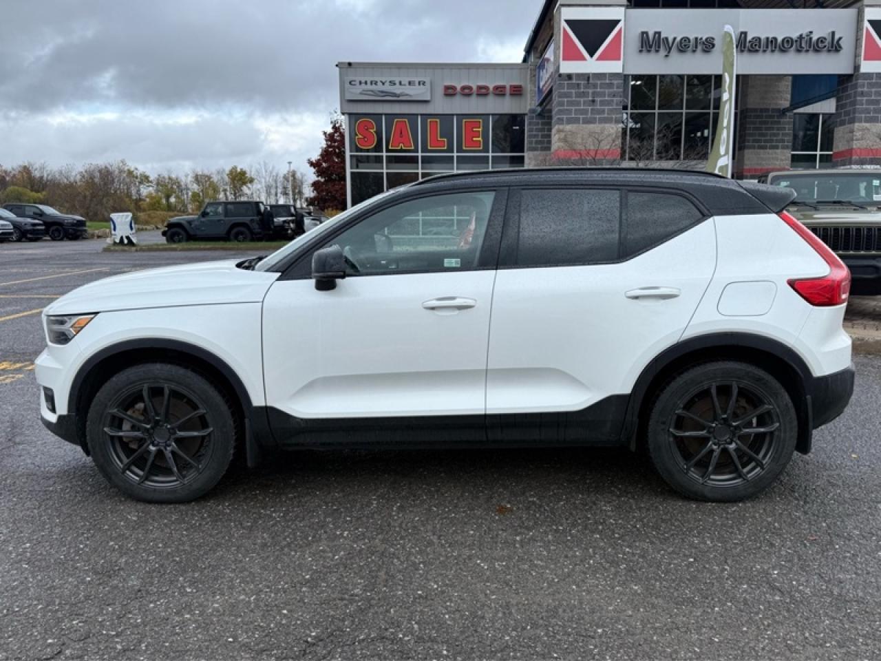 2021 Volvo XC40  Photo