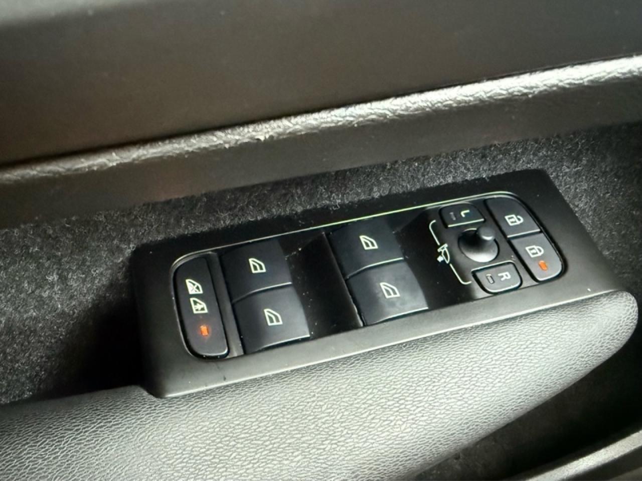 2021 Volvo XC40  Photo