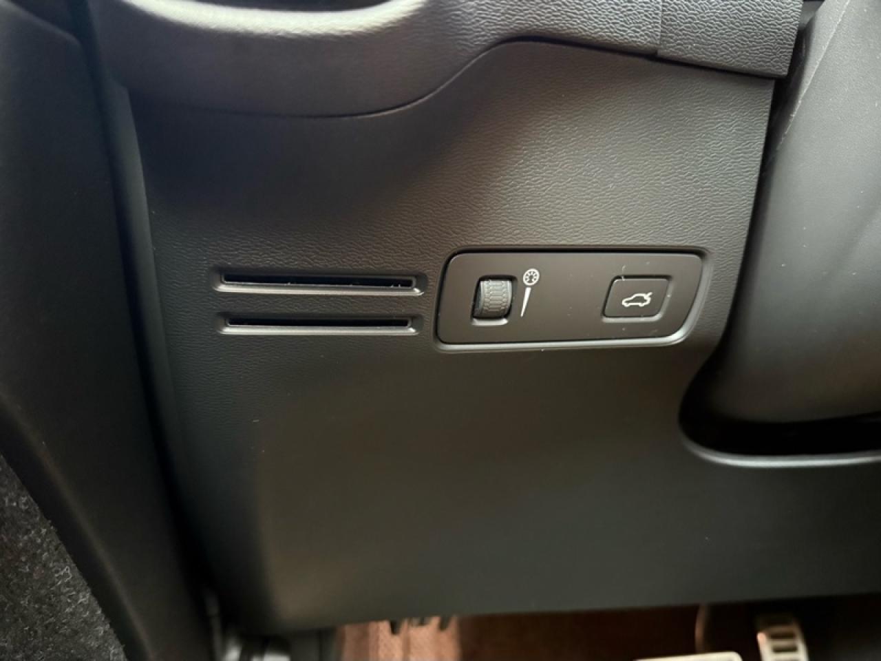 2021 Volvo XC40  Photo