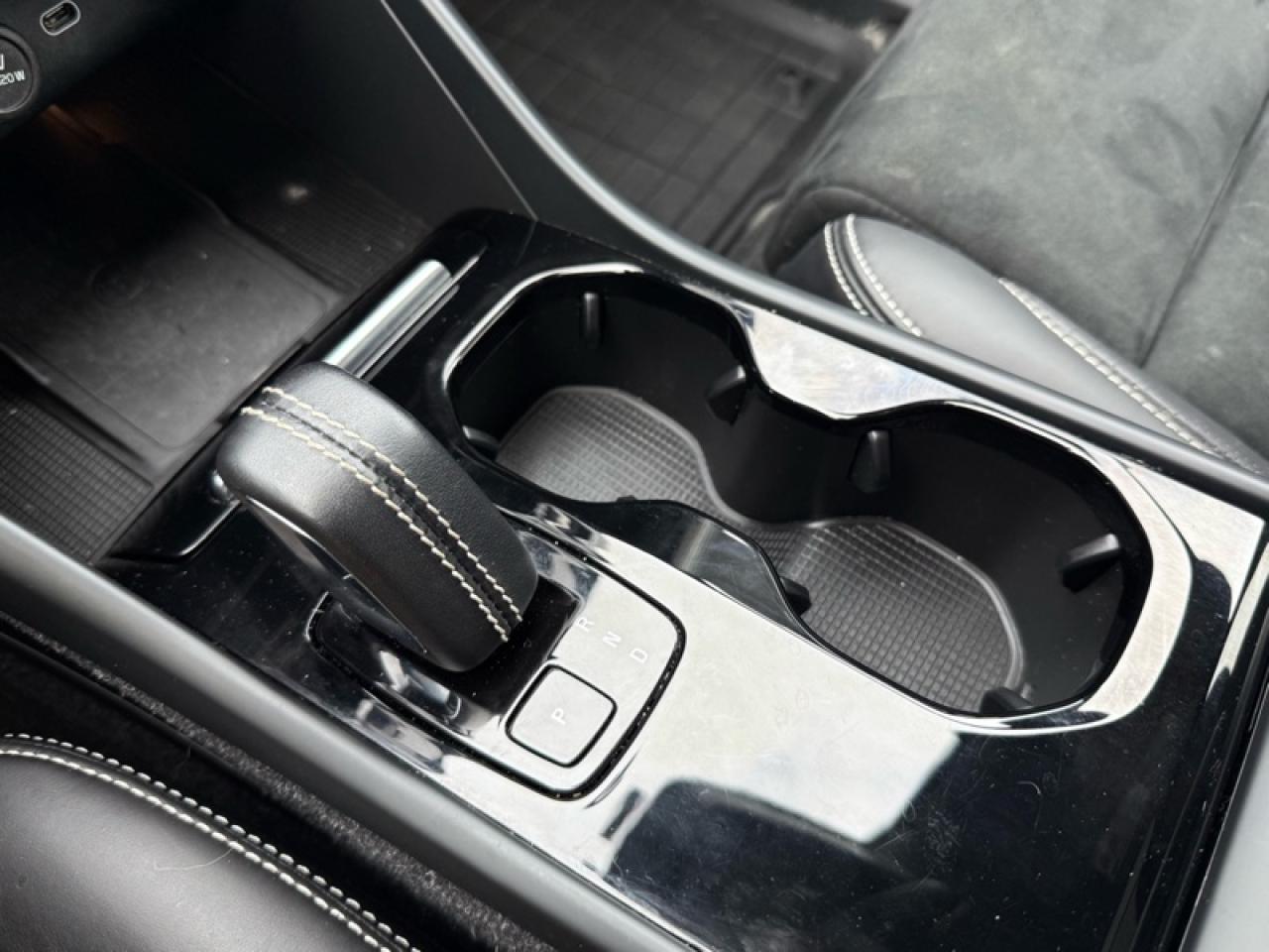 2021 Volvo XC40  Photo