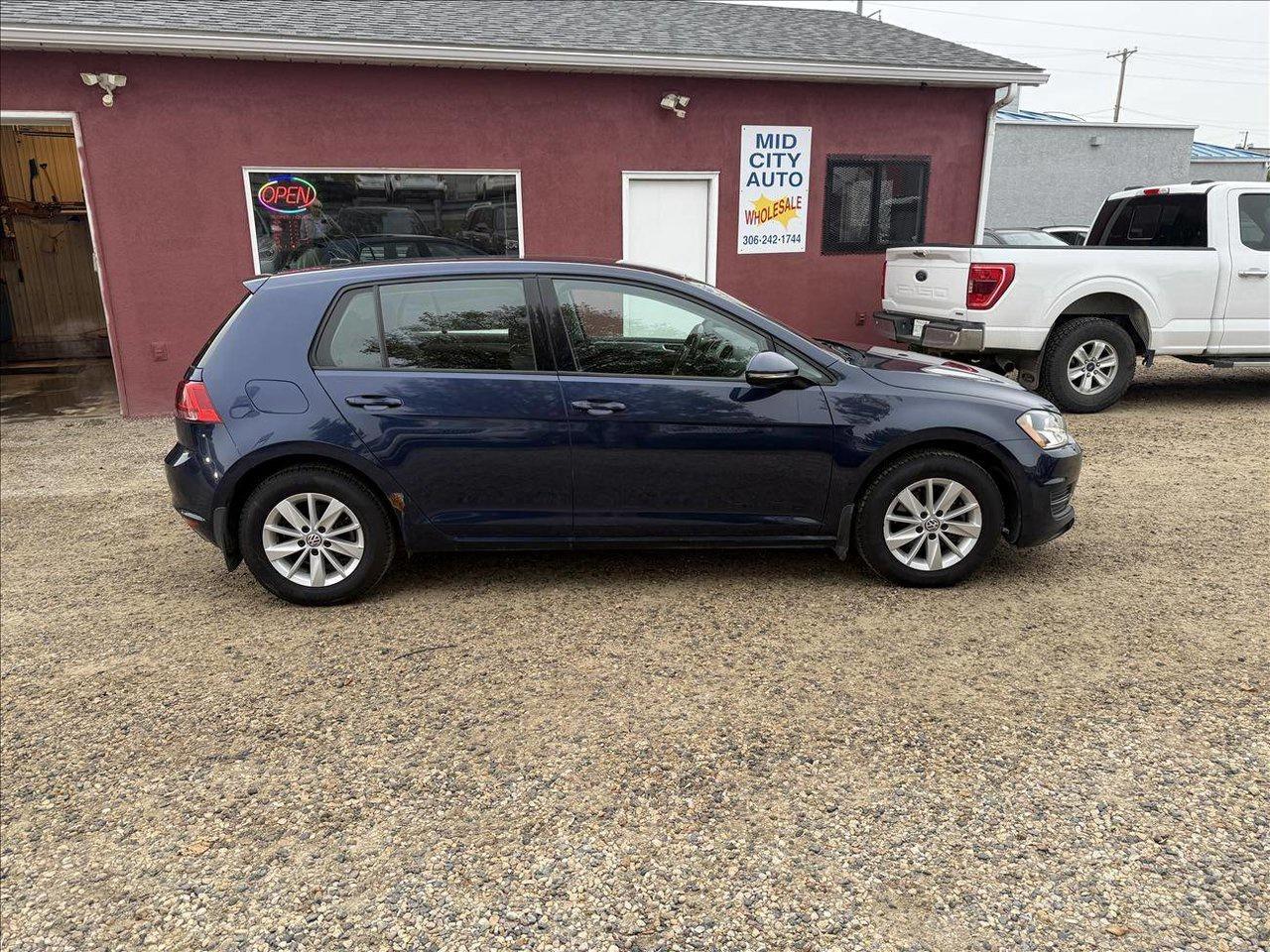 Used 2015 Volkswagen Golf TSI ONLY 139K for sale in Saskatoon, SK