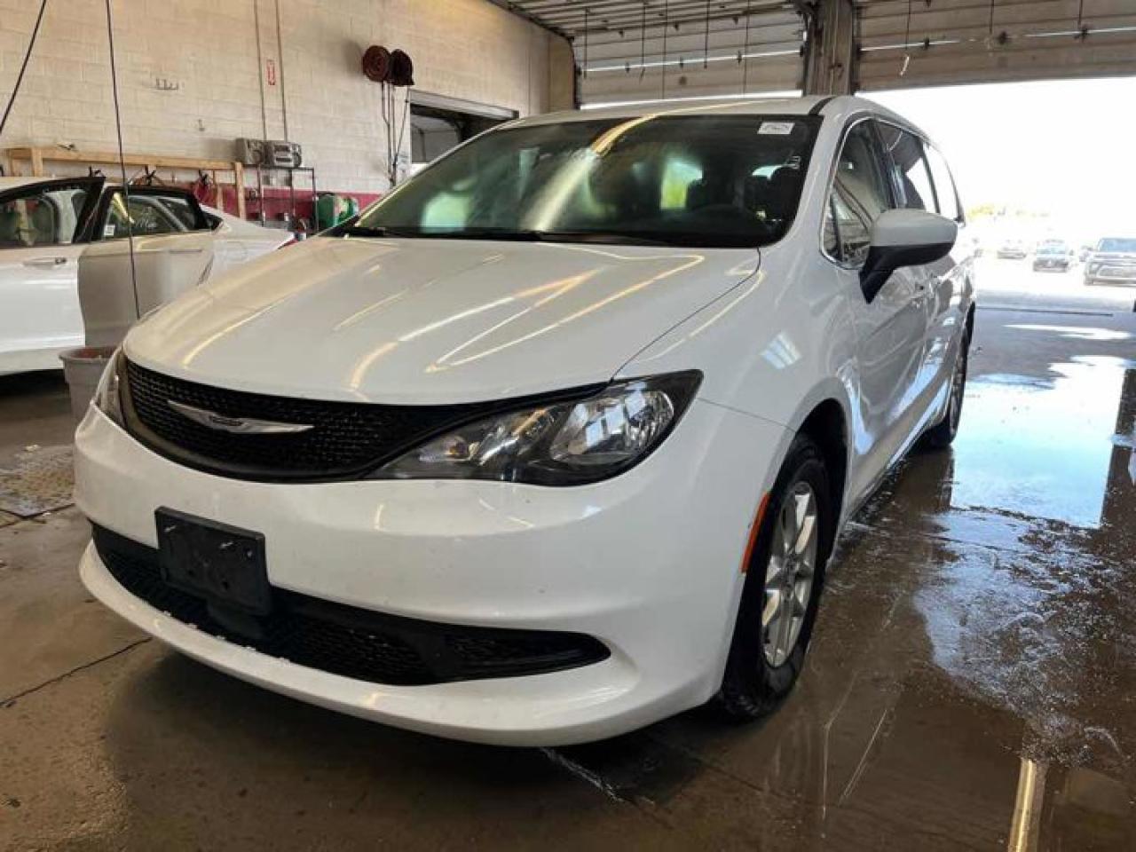 Used 2022 Dodge Grand Caravan SXT | Heated Wheel + Seats | Power Sliders + Hatch | CarPlay + Android | Remote Start | and More ! for sale in Guelph, ON