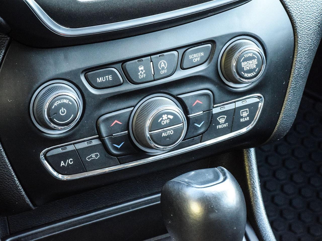 2023 Jeep Cherokee Trailhawk 4X4 Photo